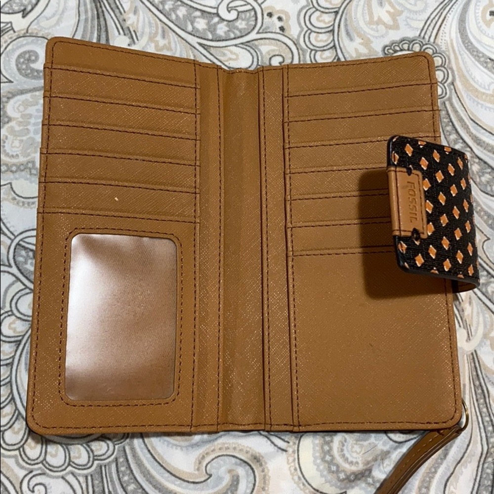 Like New Fossil Logan Wallet - image 3